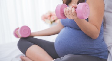 Read more about the article Stay safe while you exercise during pregnancy.