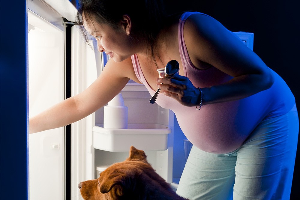 Read more about the article A Pregnant Woman’s Guide To Festive Feasting
