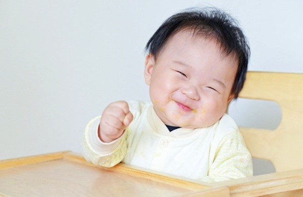 Read more about the article How to convert your little one to consuming solid food